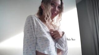 A hot Russian girl got horny and called for passionate home sex