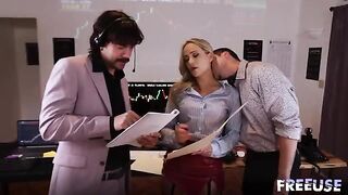 A hot girl is fucking with her boyfriend, imitating a whore in an office scene