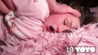 The guy distracted the girl and fucked her in her ass
