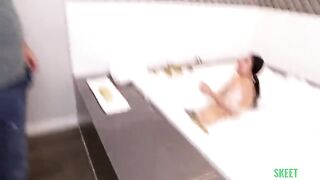 A girl with a juicy ass is looking for a guy to fuck her