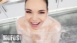 Sofia Lee finds the perfect ingredient for Jordi’s cooking recipe