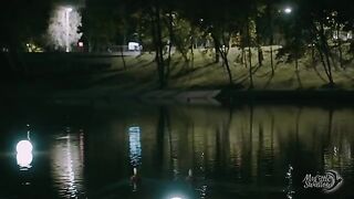 Babe agreed to have sex in the city park for some quick cash