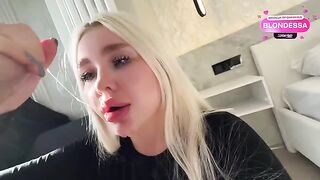 The girl has a round and delicious ass, she loves to fuck hard