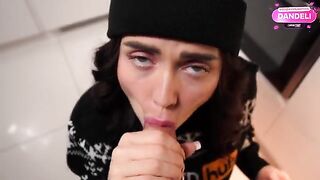 A girl made a splash with her passionate oral skills