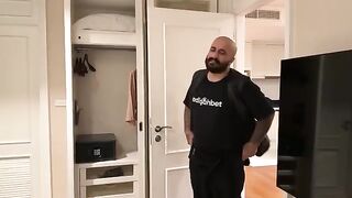 Older guy pushed cock into the üvey girl’s pussy