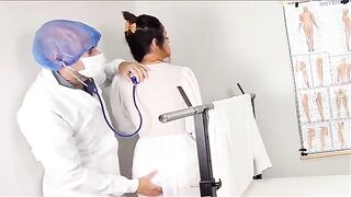 A man gave up his place to another when he saw a sexy doctor with a patient