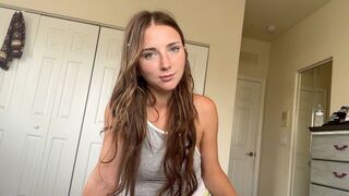 A step sister is ready to get fucked and take cum inside