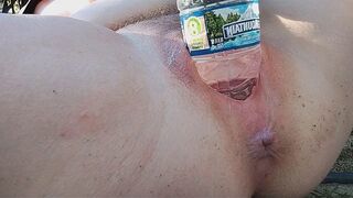 A woman reached a peak of pleasure while masturbating outdoors