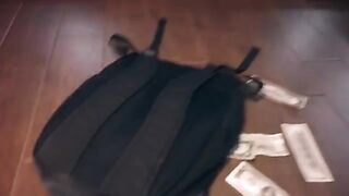 A policeman caught a robber in his apartment